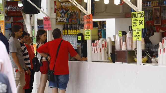  Subida de precios en la Feria de Córdoba: «No venimos otros días porque está muy cara»