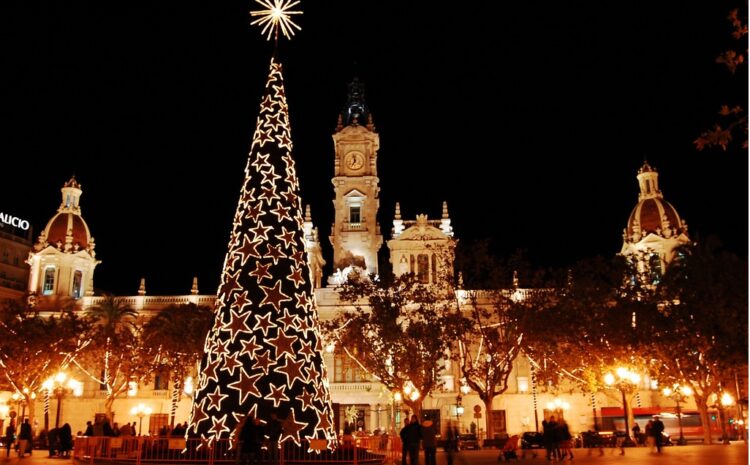  La fallera mayor de Valencia enciende la Navidad