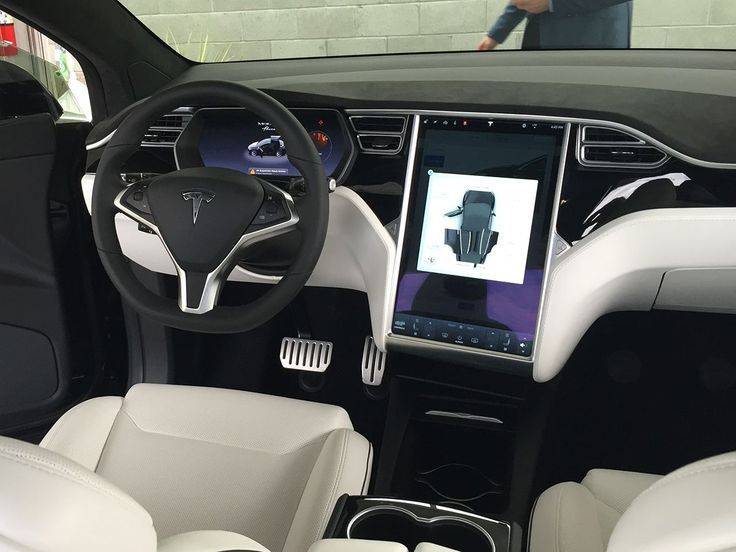 Tesla model X  10