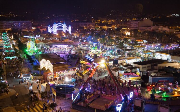  Los más pequeños disfrutan a lo grande con las distintas atracciones de feria de Melilla  en el Día del Niño