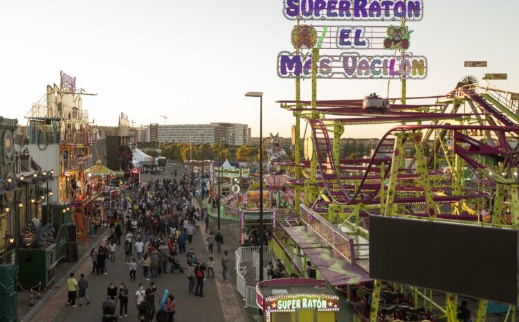  Fotos del montaje de las atracciones de las ferias para las Fiestas del Pilar de Zaragoza 2023