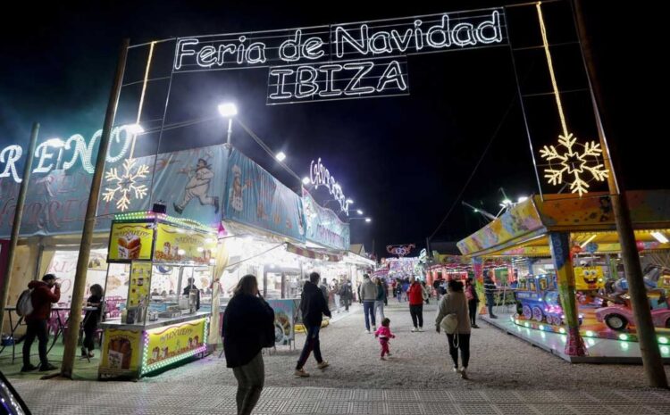  El encanto de la feria de atracciones de Navidad en Ibiza