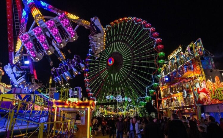  La feria de Navidad de Alicante despide a una de sus emblemáticas atracciones y suma dos nuevas montañas rusas 