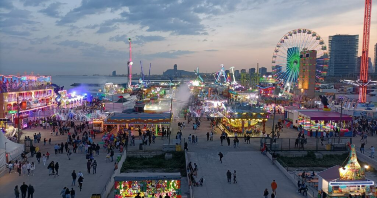 La Feria de Abril de Cataluña encara un fin de semana decisivo para su supervivencia