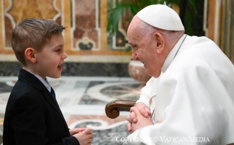  El Papa Francisco a los feriantes: Ustedes aportan alegría y compañía en un mundo de grisura 