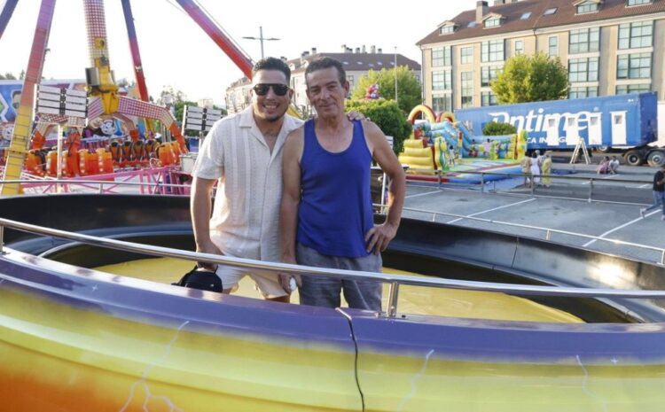 La (dura) vida de los feriantes: «Esto es 24 horas. Salimos de Milladoiro y montamos en Bertamiráns» 