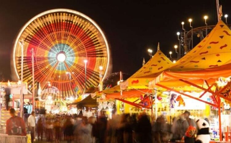  La Feria de Atracciones de Valencia en el antiguo Cauce del Rio Turia. 