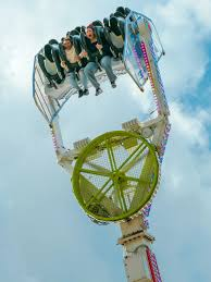 Seguros para la atracción Skylab Extazy Enterprise de la feria de atracciones