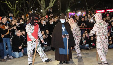 Mana­cor vuelve a vibrar con el Pri­mer Ball dels dimo­nis