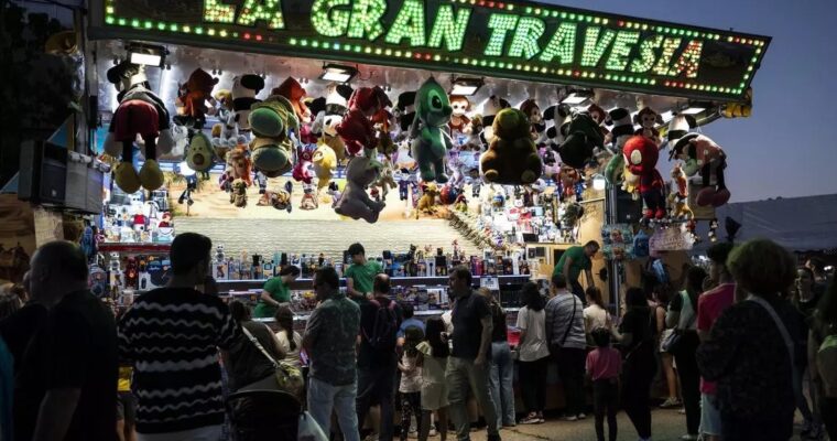 Cáceres da inicio oficial a las Ferias de San Fernando con luces, música y atracciones