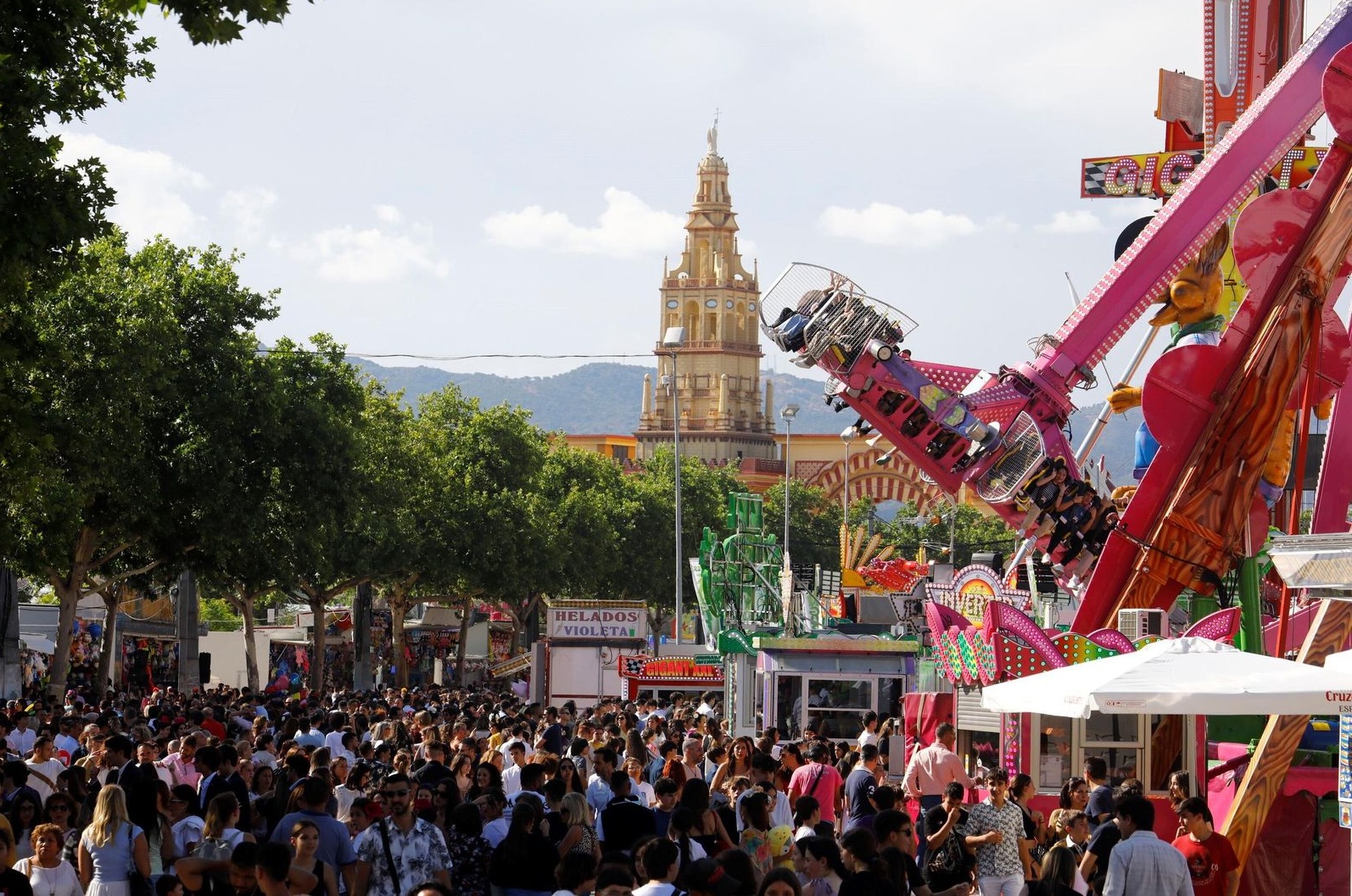 De lo tradicional a lo extremo: así han cambiado las atracciones de la Feria de Córdoba